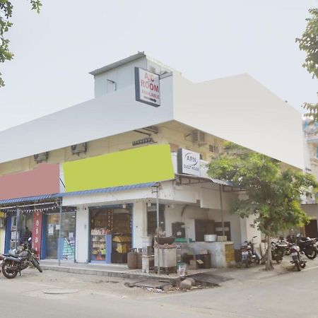 Hotel Yadvik Chennai Luaran gambar