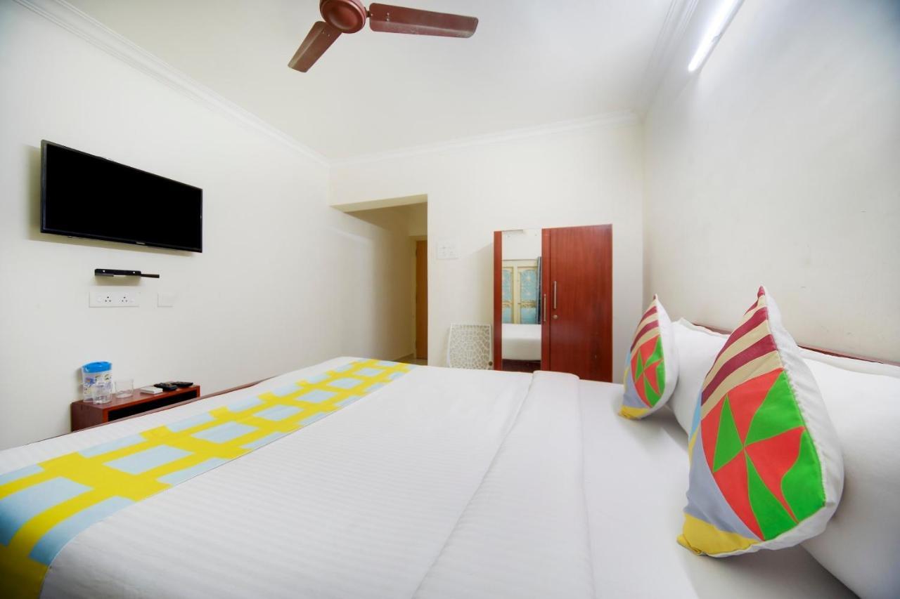 Hotel Yadvik Chennai Luaran gambar
